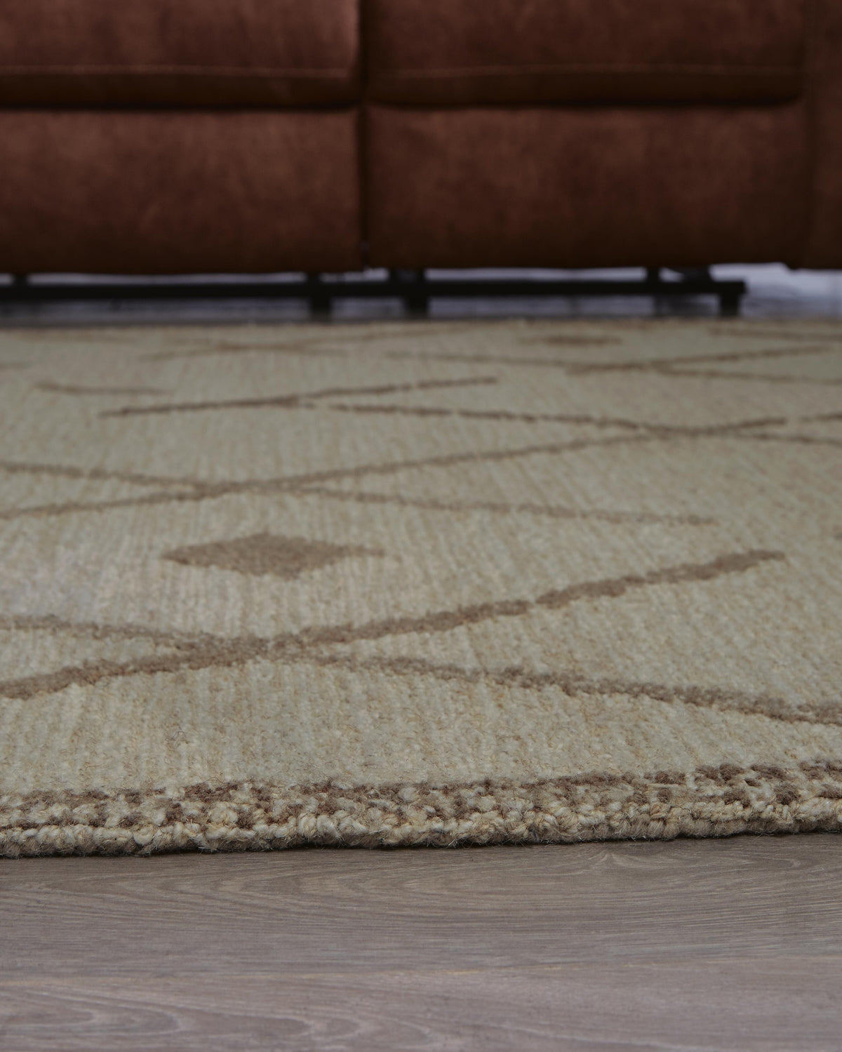 Guyford 5' x 7' Rug - R406872