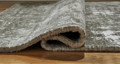 Valmontic 8' x 10' Rug - R406921