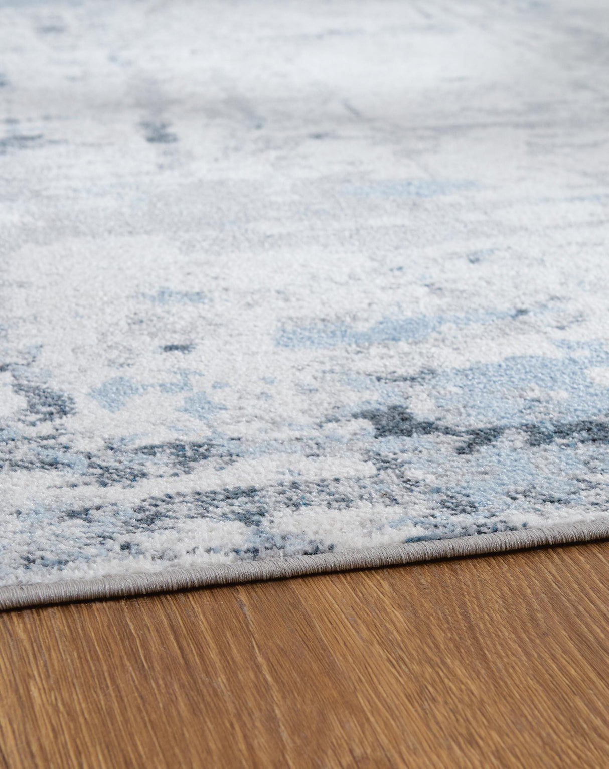 Emertonly 5' x 7' Washable Rug - R406982