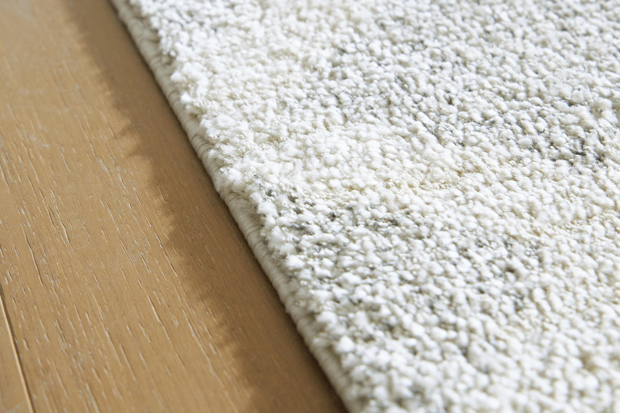 Unawick Large Rug - R407331