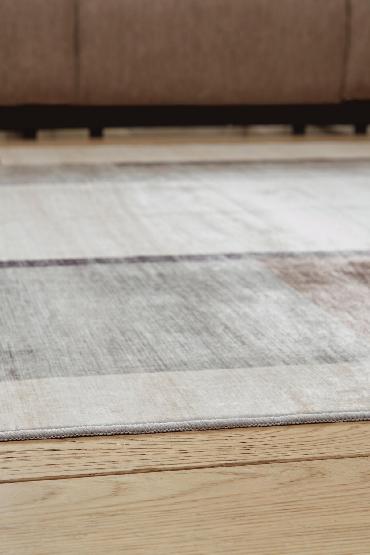 Larkport Washable 5' x 7' Area Rug - R407412
