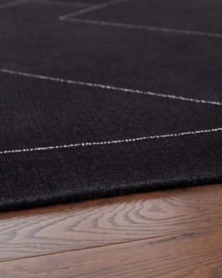 Marav 5' x 7' Area Rug - R407532