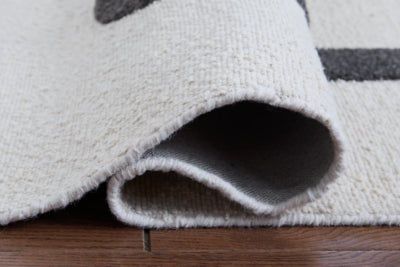 Davismour 5' x 7' Area Rug - R407562
