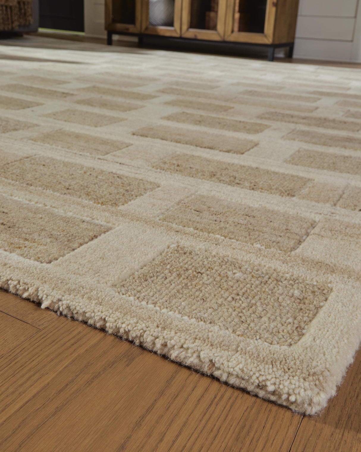Lisgrove 7'8" x 10' Area Rug - R407711