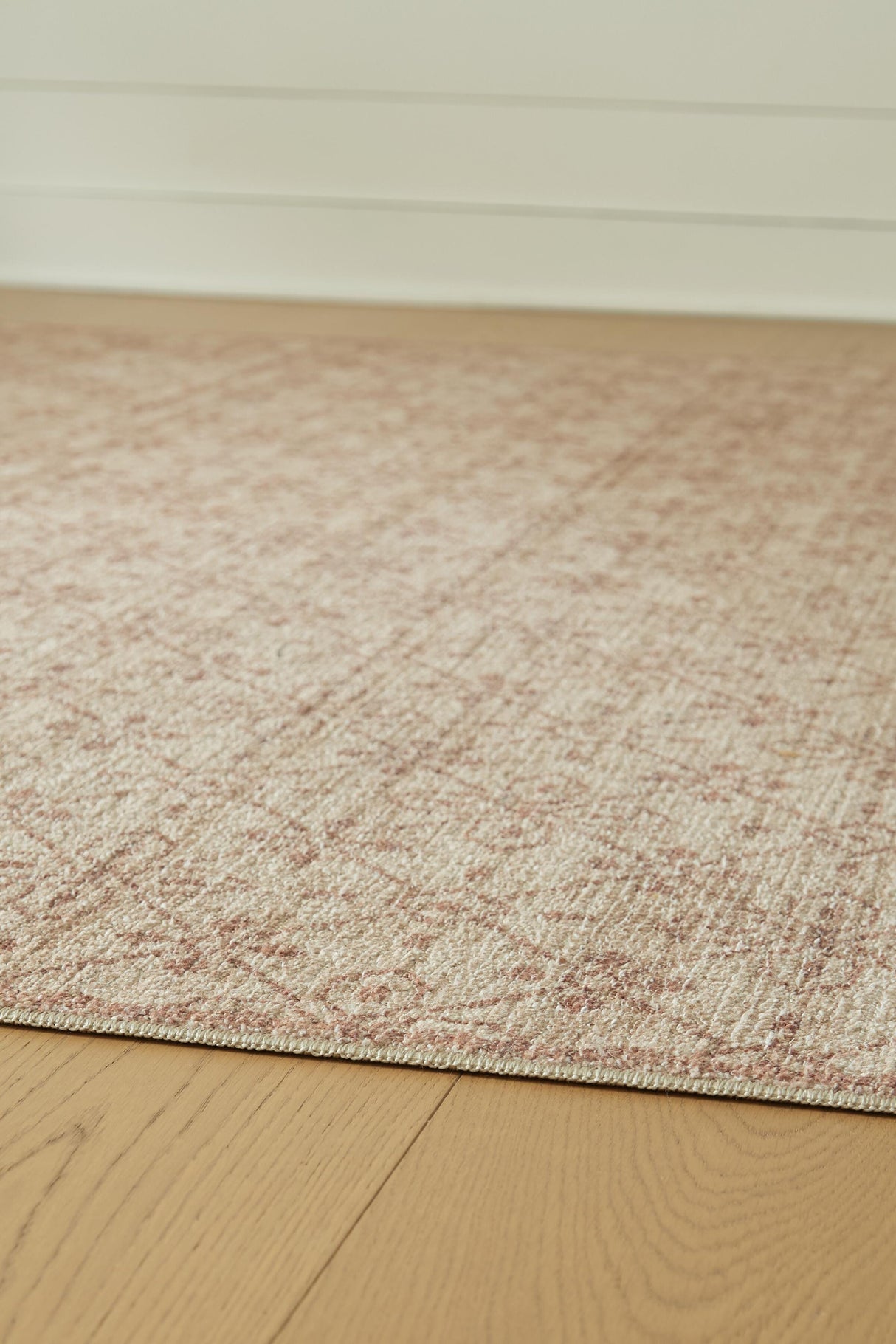 Lyamford Medium Rug - R408502