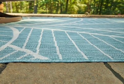 Hulsia 5' x 7' Rug - R900122