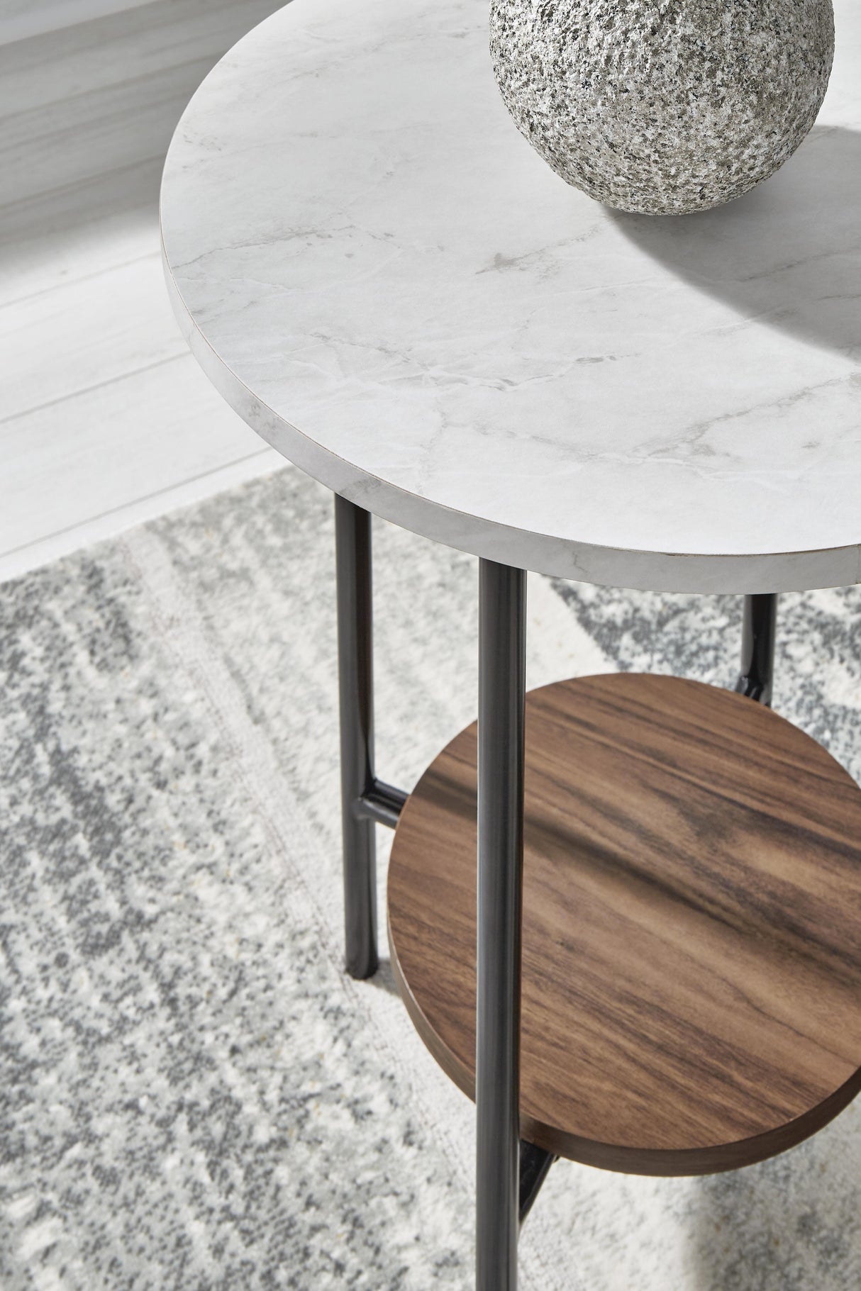 Wrenwich Table (Set of 3) - T167-13