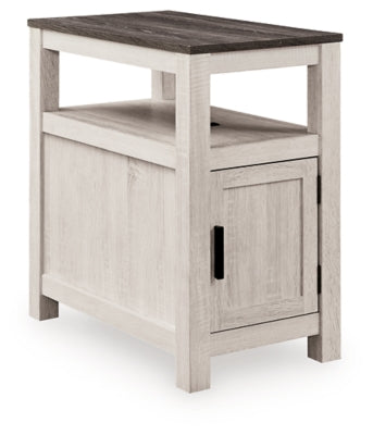 Fendenmore Chairside End Table - T190-217