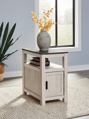 Fendenmore Chairside End Table - T190-217