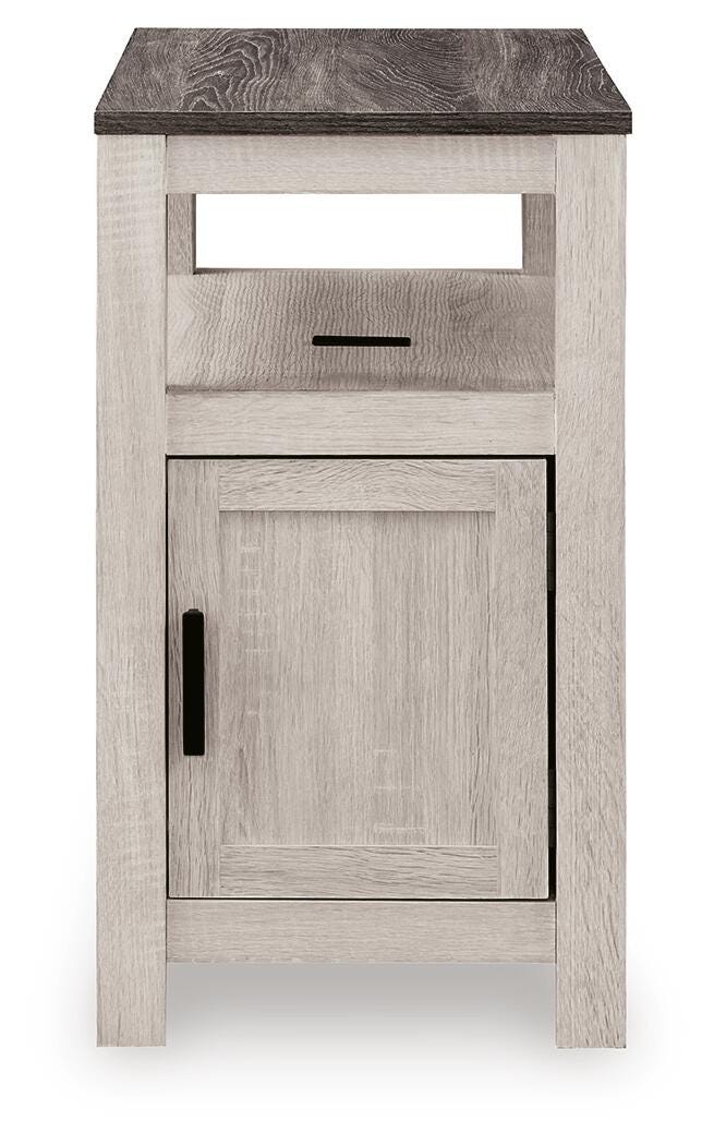 Fendenmore Chairside End Table - T190-217