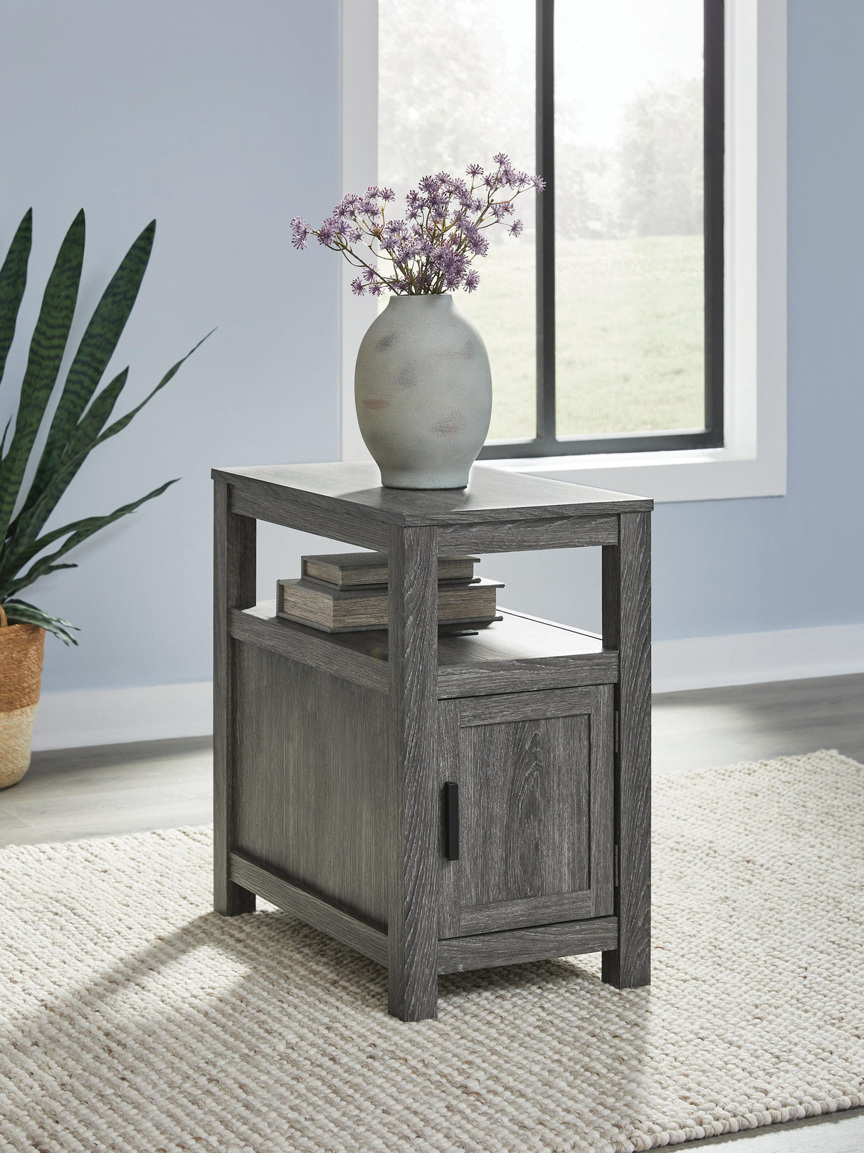 Fendenmore Chairside End Table - T190-317
