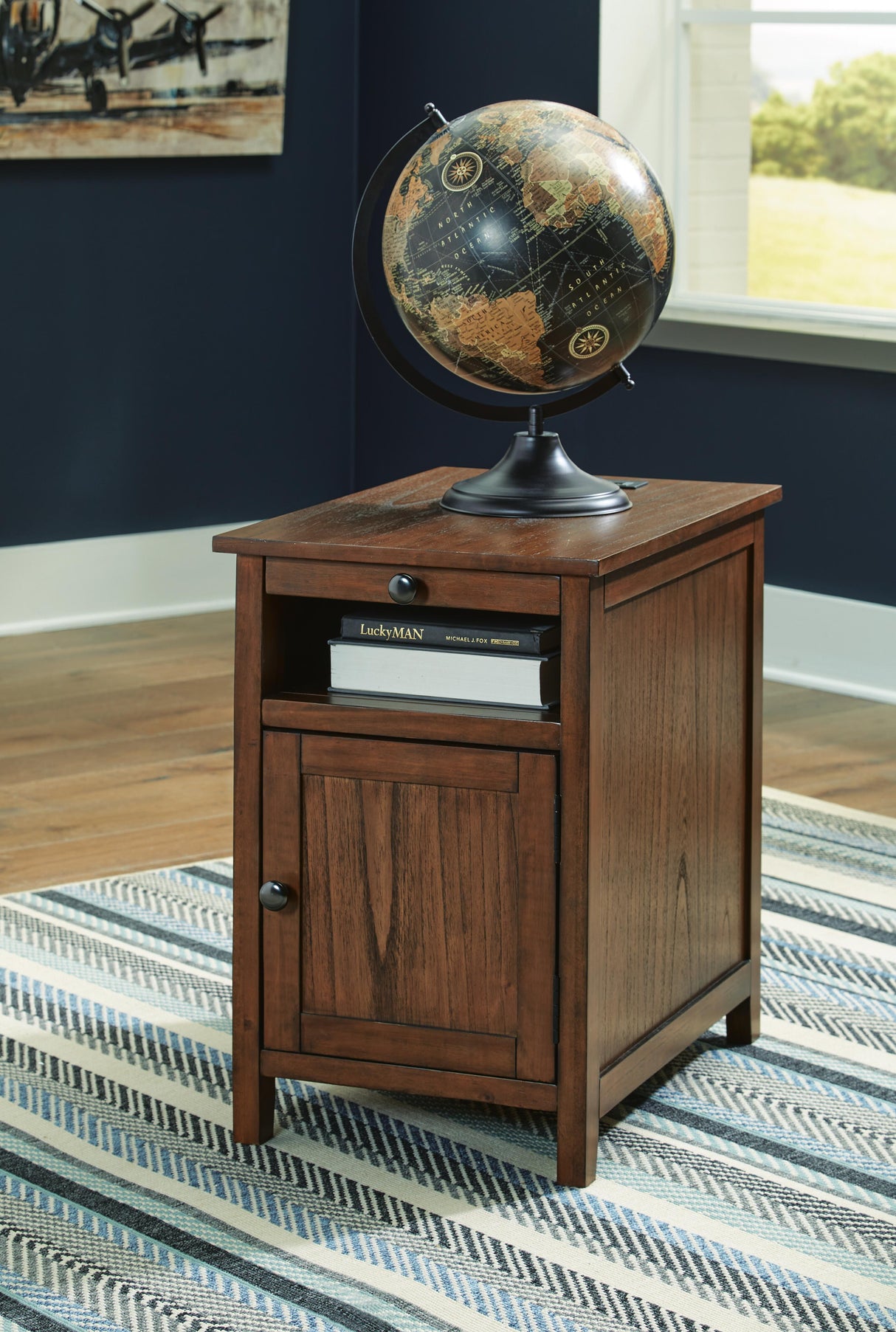 Treytown Chairside End Table - T300-117
