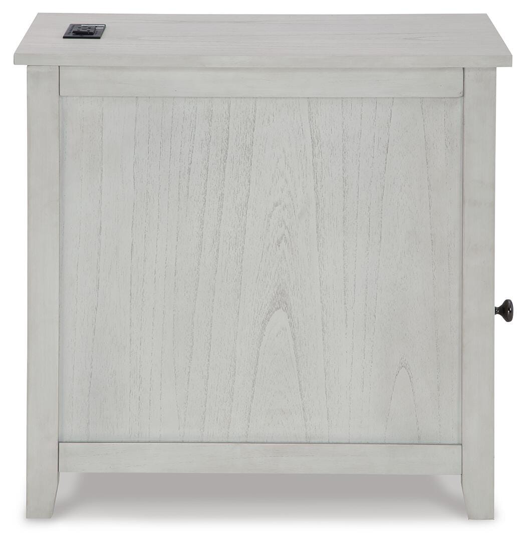 Treytown Chairside End Table - T300-517