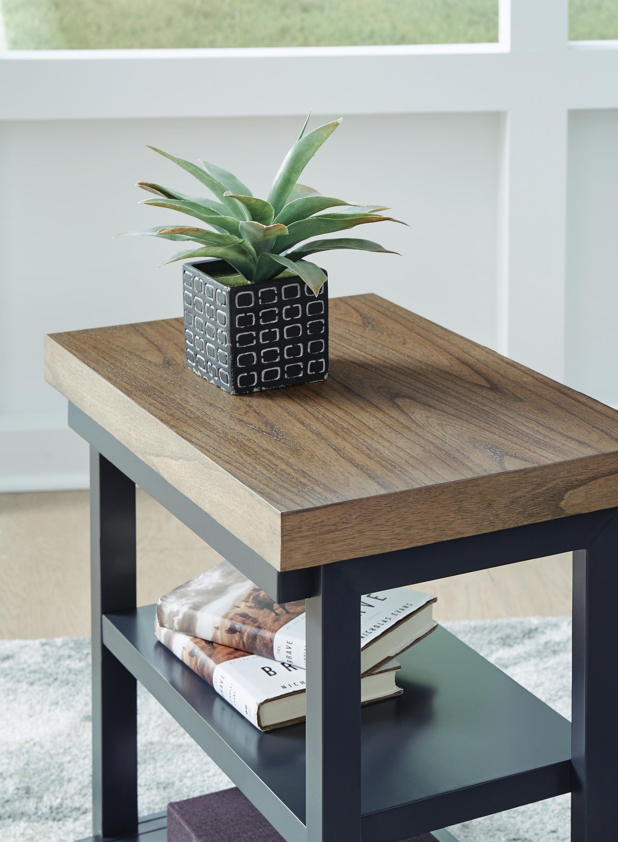 Landocken Table (Set of 3) - T402-13