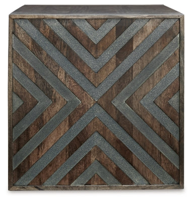 Dreggan End Table - T567-2