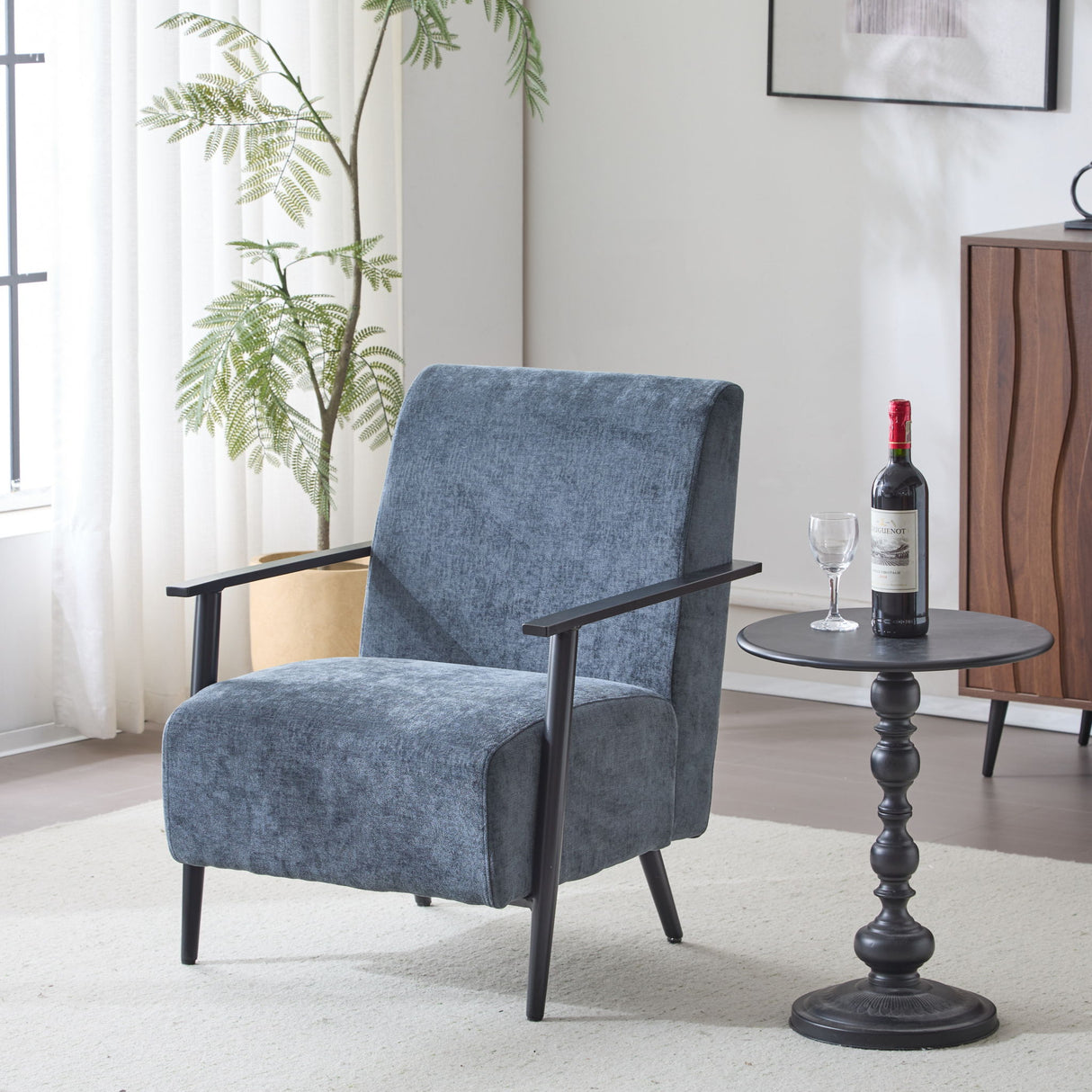 Modern Lounge Chair With Upholstery