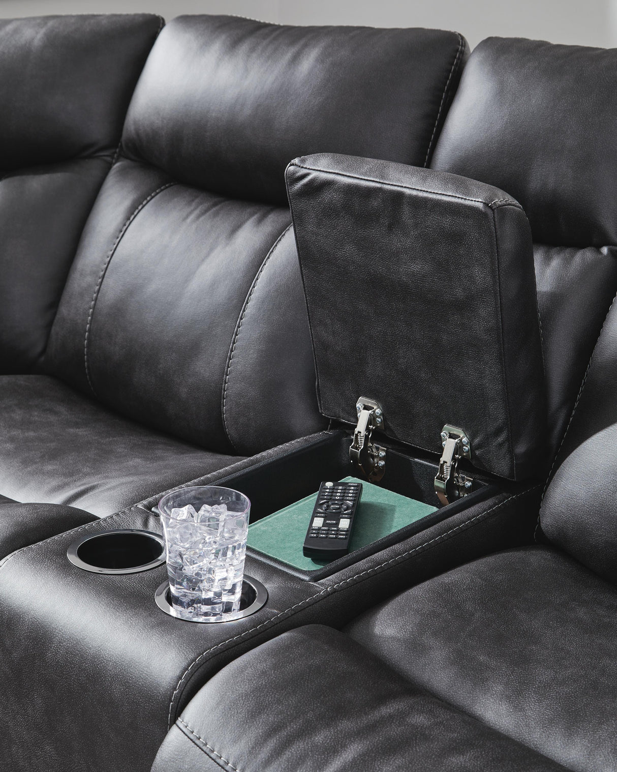 Sultan Meadow 2-Piece Reclining Sectional - PC13001S1