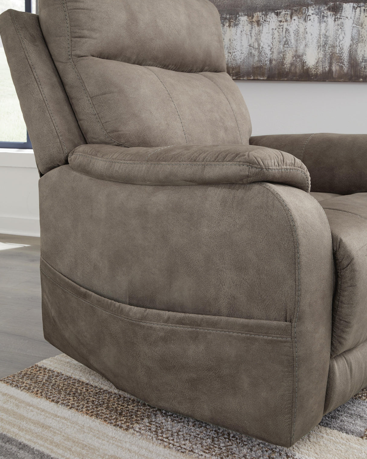 Crestmeade Power Lift Recliner - 1350312