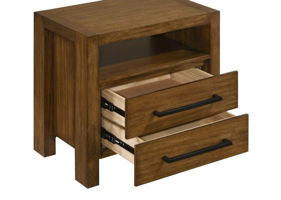Adderley 4-piece Eastern King Bedroom Set Warm Brown - 215851KE-S4