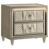 Lorient 5-piece Eastern King Bedroom Set Ivory and Camel - 222661KE-S5B