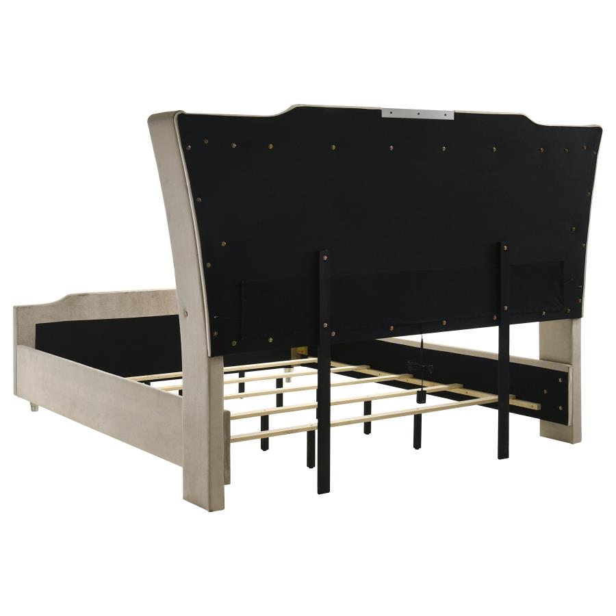 Lorient 4-piece California King Bedroom Set Ivory and Camel - 222661KW-S4B