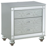 Gunnison 4-piece California King Bedroom Set Silver Metallic - 223211KW-S4