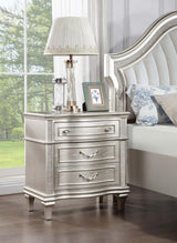 Evangeline 3-drawer Nightstand Silver Oak - 223392