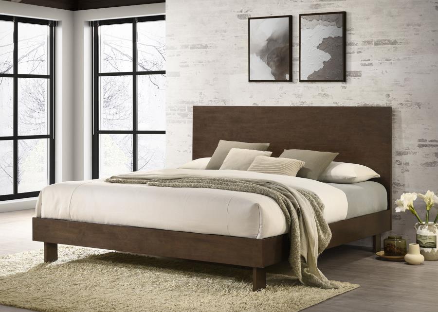 Glenwood 48-inch Eastern King Platform Panel Bed Warm Brown - 225011KE