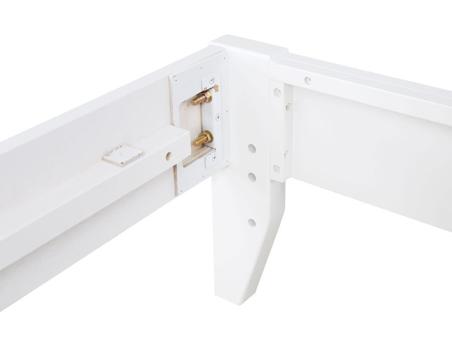 Hounslow Eastern King Universal Platform Bed White - 306128KE