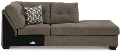 Mahoney Right-Arm Facing Corner Chaise - 3100517