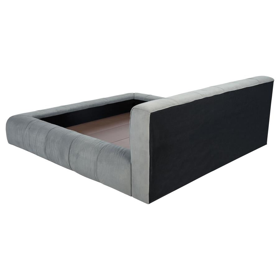 Wilshire Upholstered California King Platform Bed Grey - 315981KW