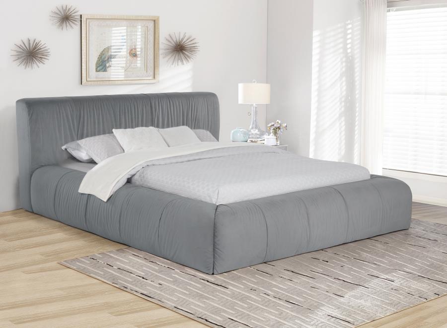 Wilshire Upholstered Queen Platform Bed Grey - 315981Q