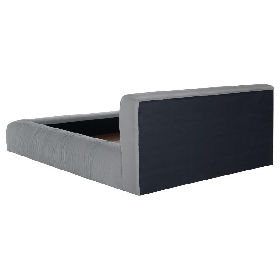 Wilshire Upholstered Queen Platform Bed Grey - 315981Q