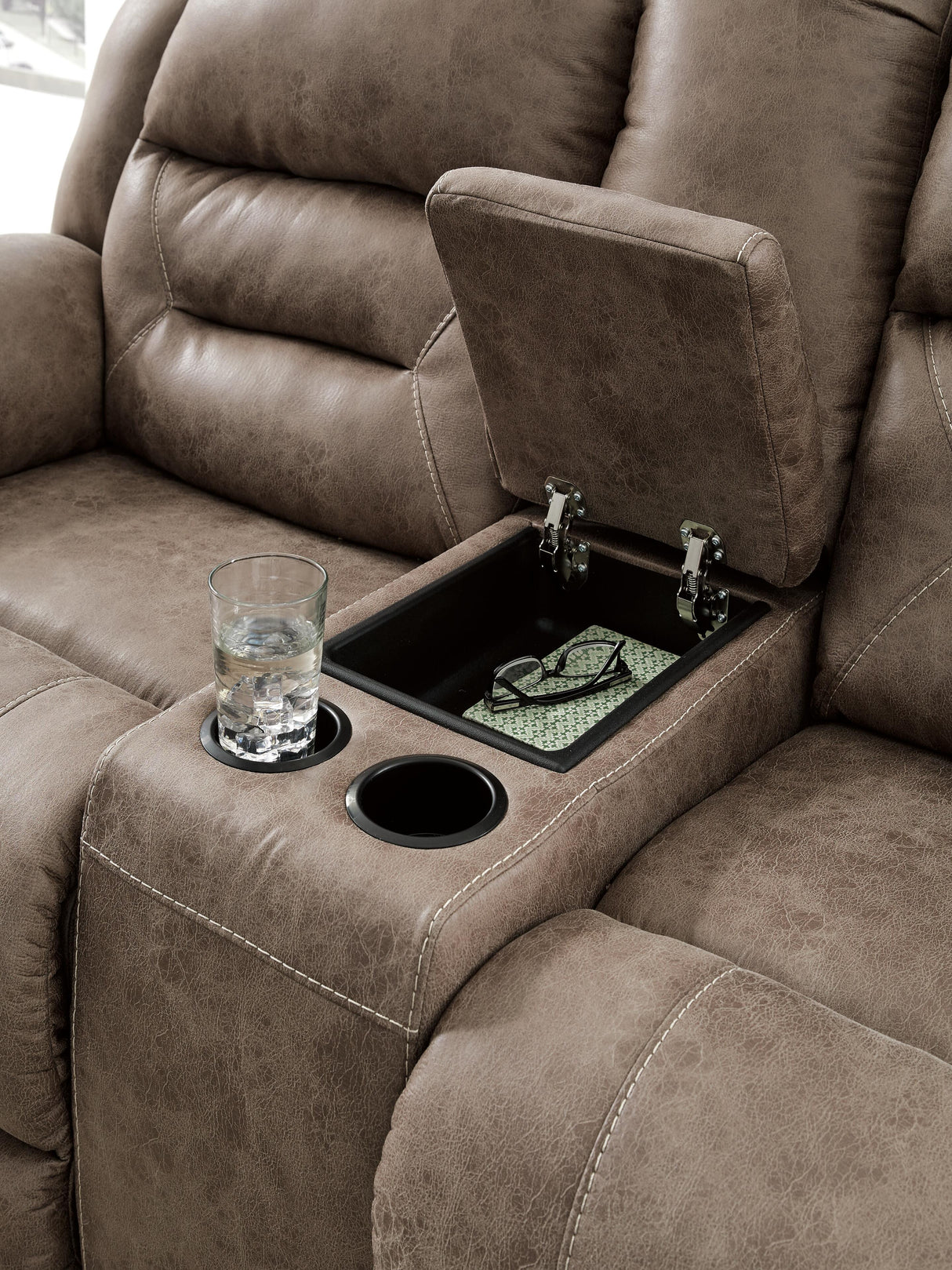 Stoneland Reclining Loveseat with Console - 3990594