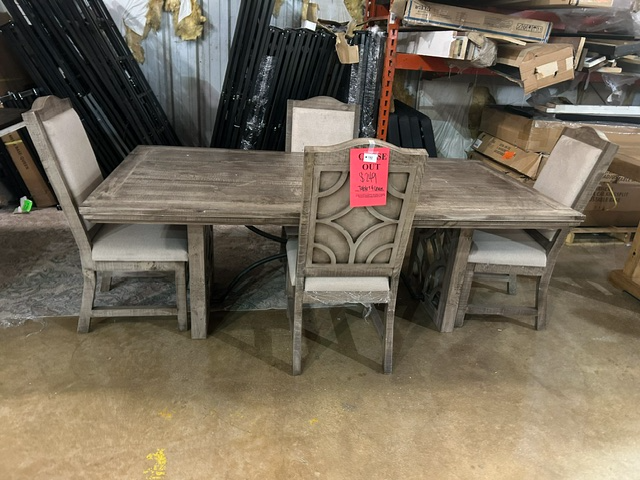 192--TABLE WITH 4 CHAIRS - 303-192