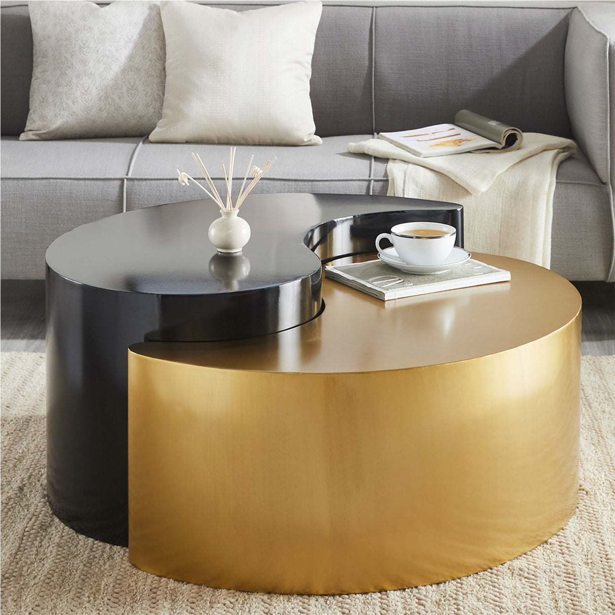 Ying Yang - Table