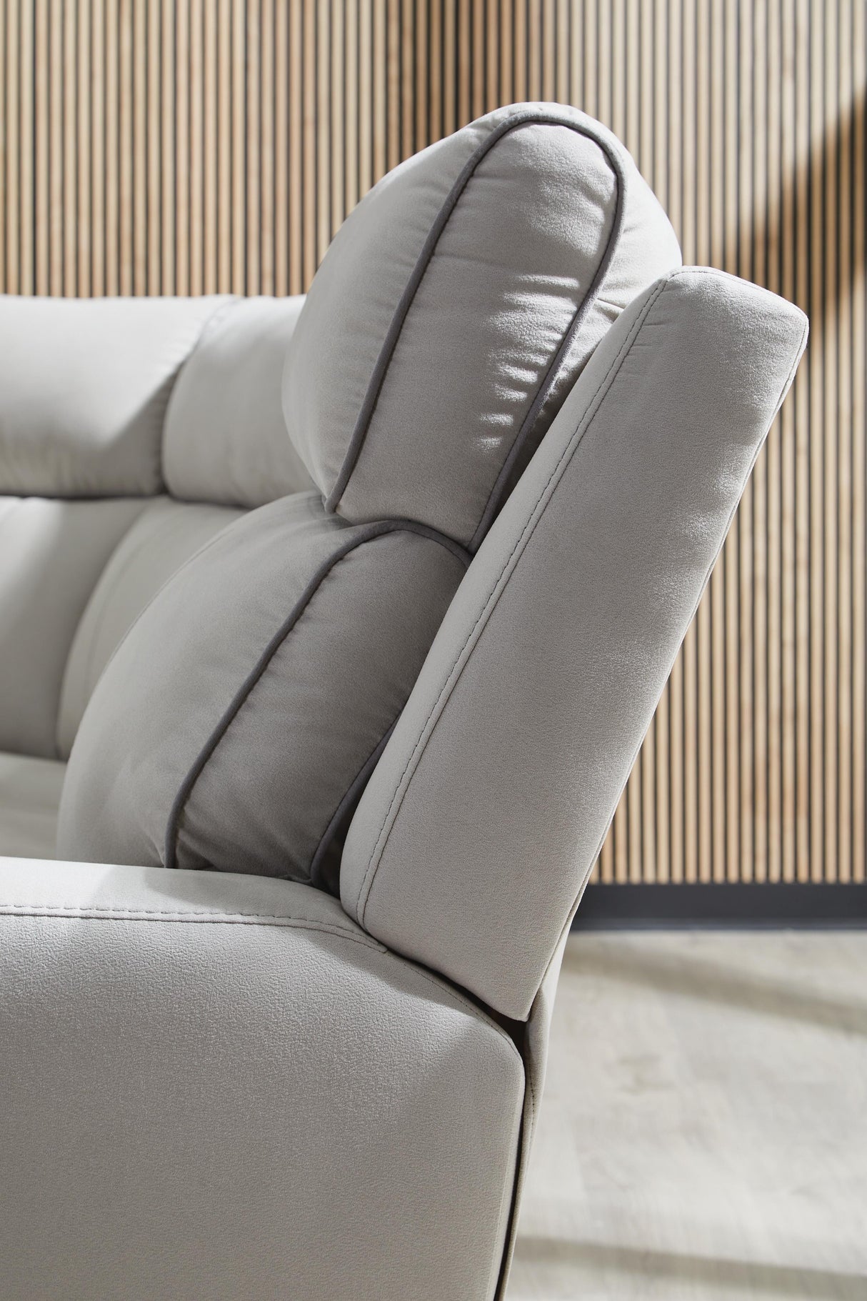 Social Pointe 6-Piece Power Reclining Sectional - PC98802S10