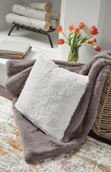 Gariland Pillow (Set of 4) - A1000863