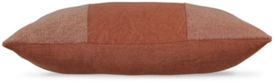 Dovinton Pillow - A1000899P
