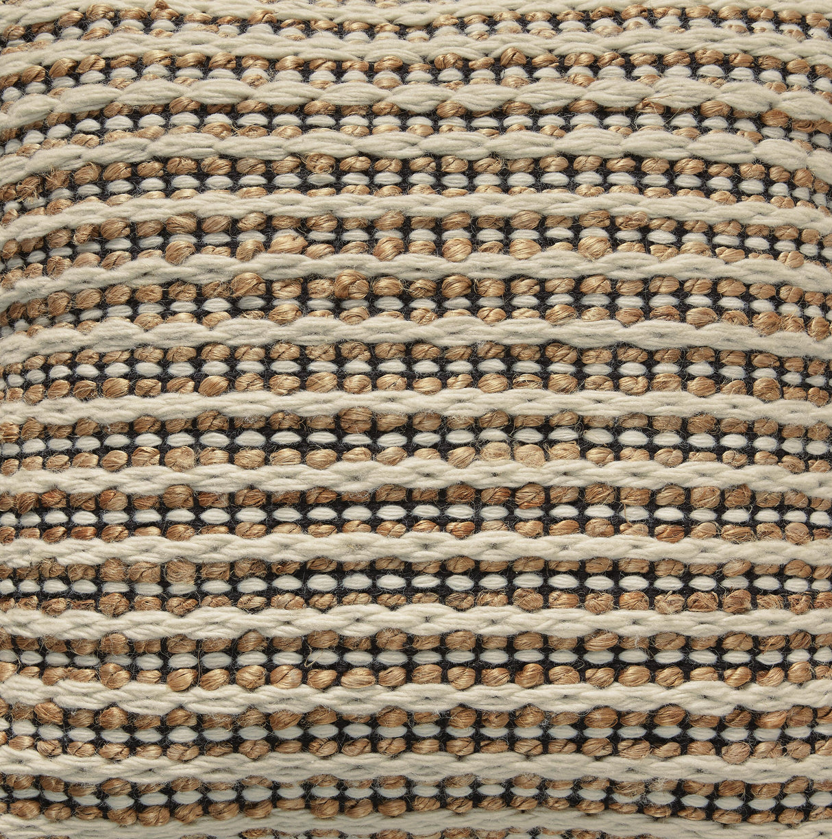 Nealington Pillow - A1000929P