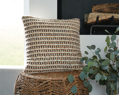 Nealington Pillow - A1000929P