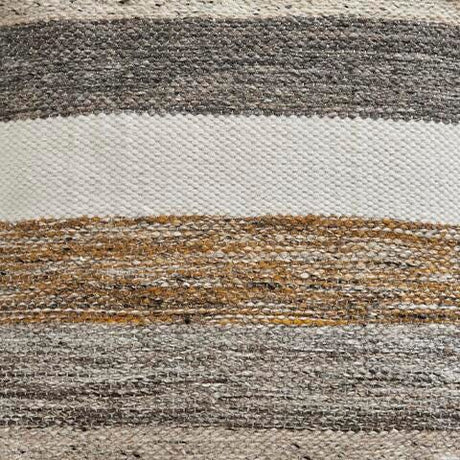 Josalind Pouf - A1000935