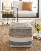 Josalind Pouf - A1000935