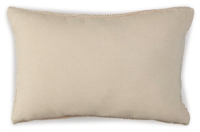Abreyah Pillow - A1000957P