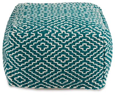Brynnsen Pouf - A1001055