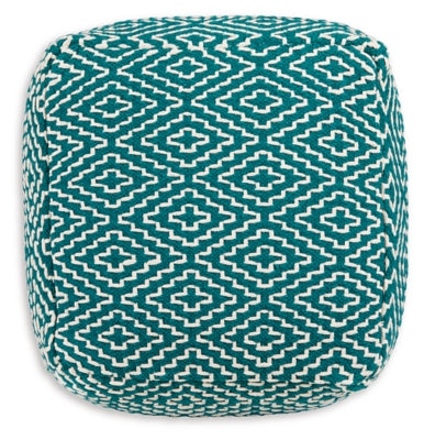 Brynnsen Pouf - A1001055