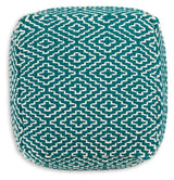 Brynnsen Pouf - A1001055