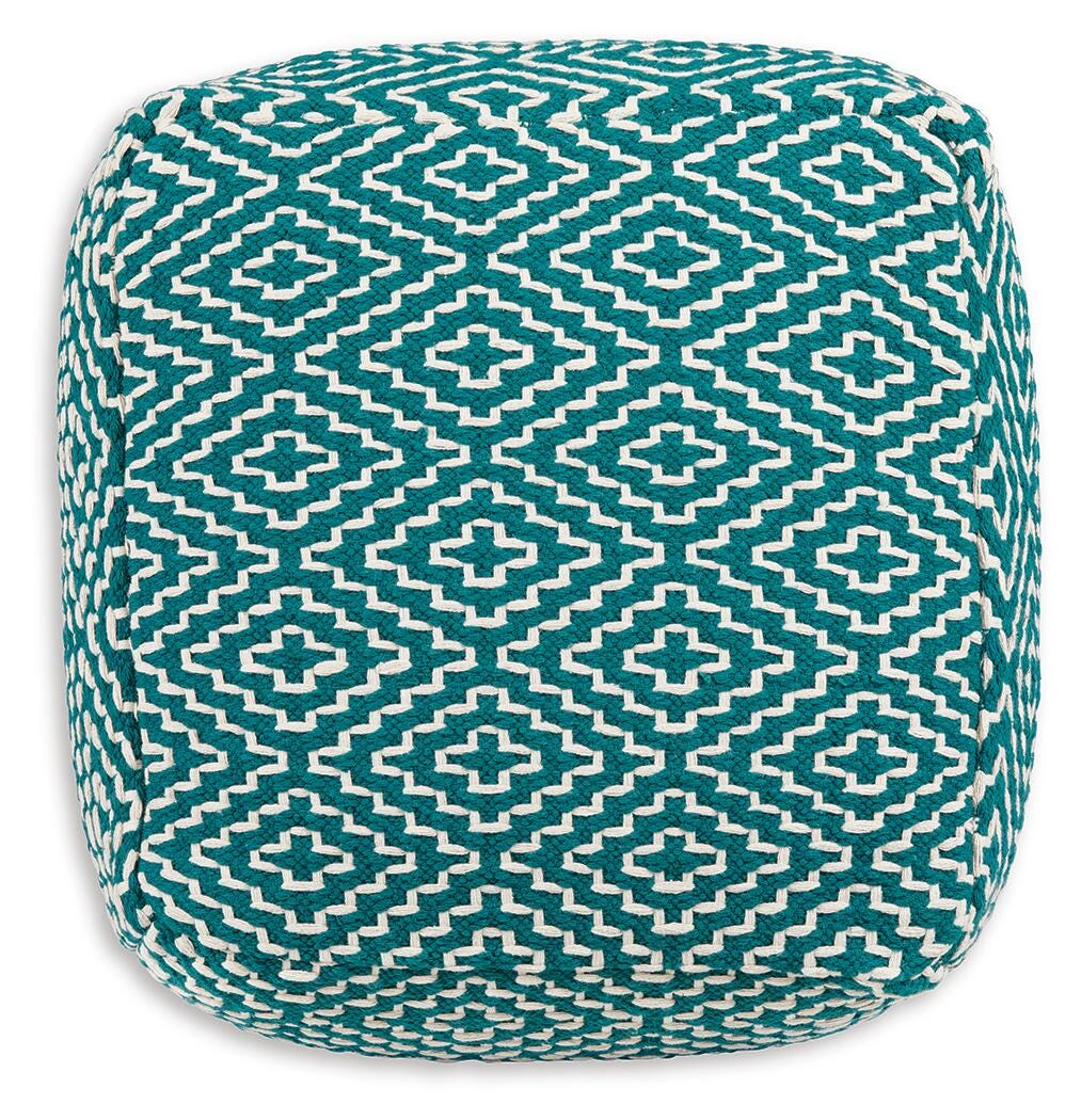 Brynnsen Pouf - A1001055