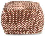Brynnsen Pouf - A1001056