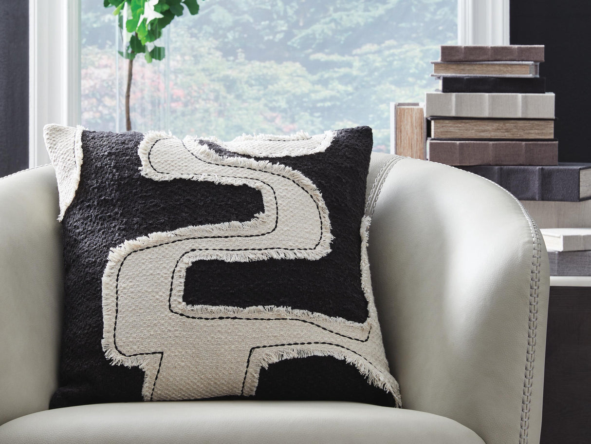 Veerbank Pillow (Set of 4) - A1001114